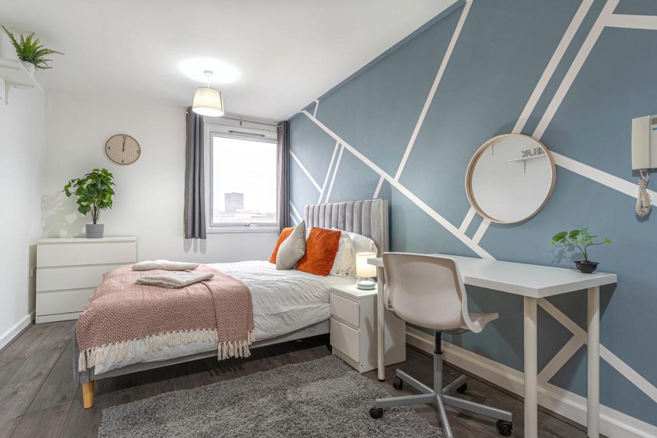 Jkg Property Solutions Presents Cosy City Apartment Ковънтри Екстериор снимка