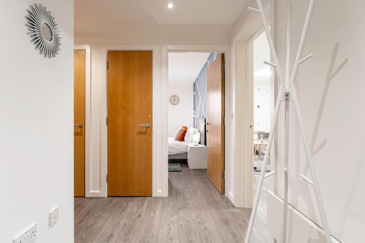 Jkg Property Solutions Presents Cosy City Apartment Ковънтри Екстериор снимка