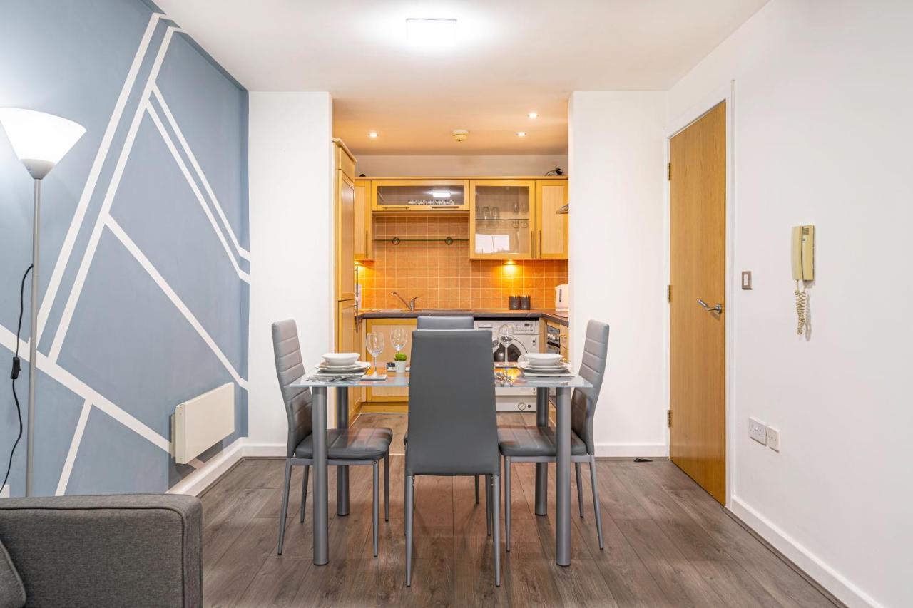Jkg Property Solutions Presents Cosy City Apartment Ковънтри Екстериор снимка