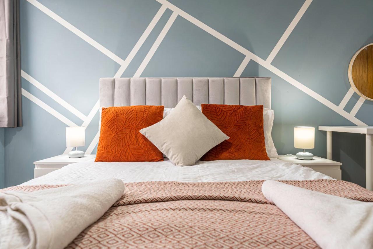 Jkg Property Solutions Presents Cosy City Apartment Ковънтри Екстериор снимка