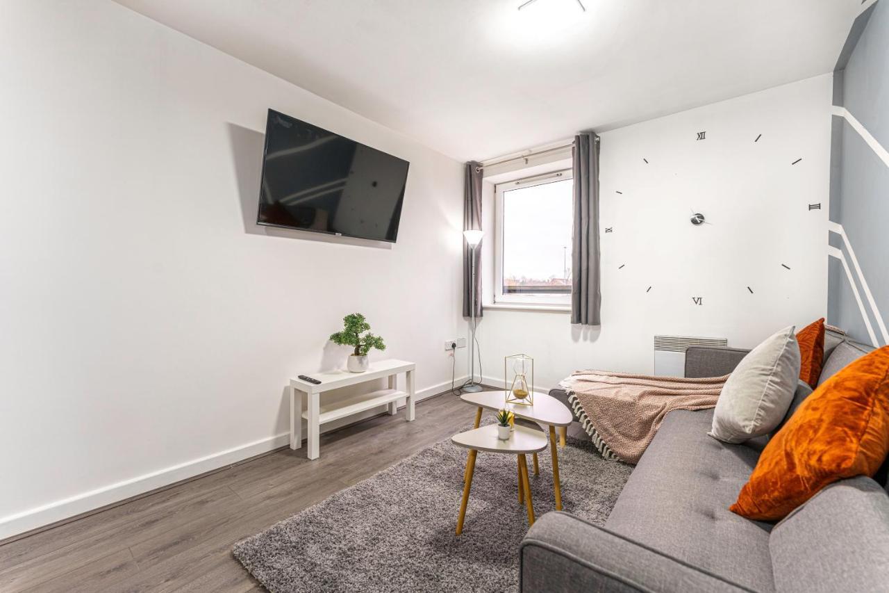 Jkg Property Solutions Presents Cosy City Apartment Ковънтри Екстериор снимка