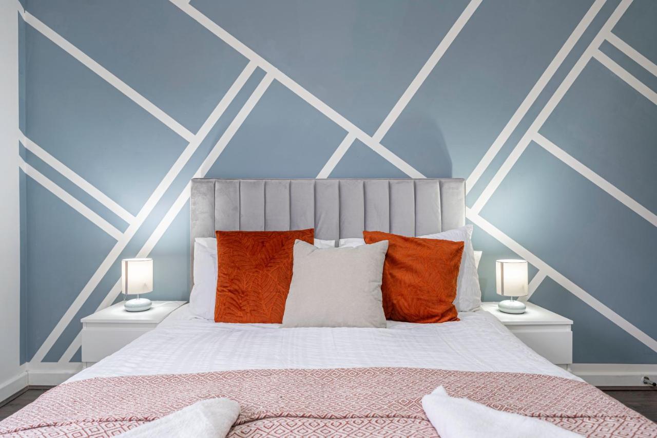 Jkg Property Solutions Presents Cosy City Apartment Ковънтри Екстериор снимка